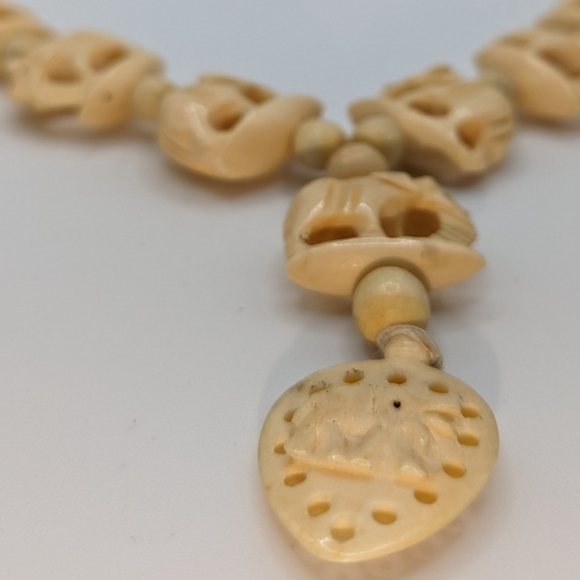 60's Bone Beaded Necklace With Elephant Carvings - Picture 2 of 10